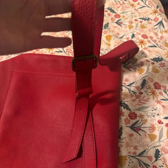 Red Leather Cross Bag Handmade in Spain - Picture 5 of 6
